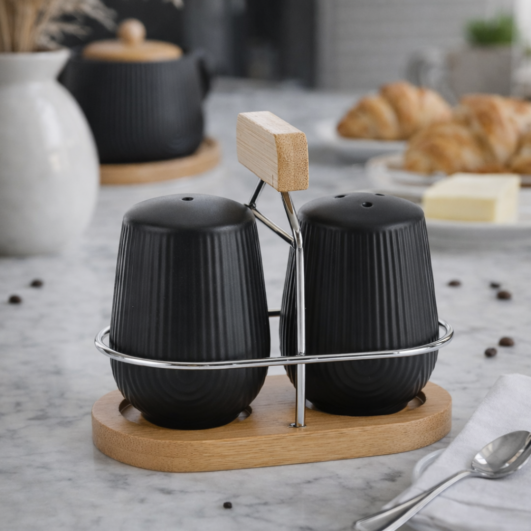 Saleiro e Pimenteiro de Cerâmica Oasis Preto com Suporte 90ml 3 peças