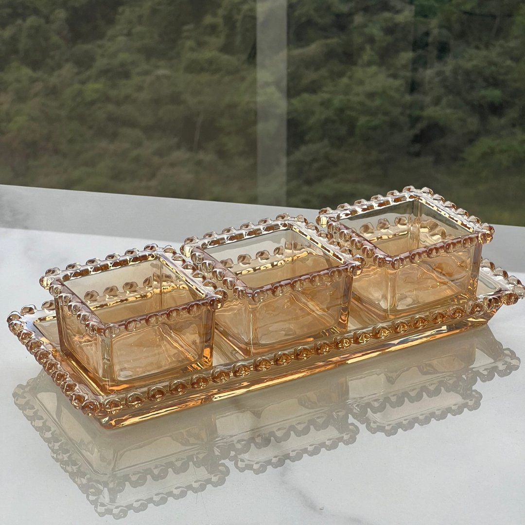 Bowl Quadrado de Cristal de Chumbo com Detalhes em Formato de Coração Âmbar Metalizado 8,5cm