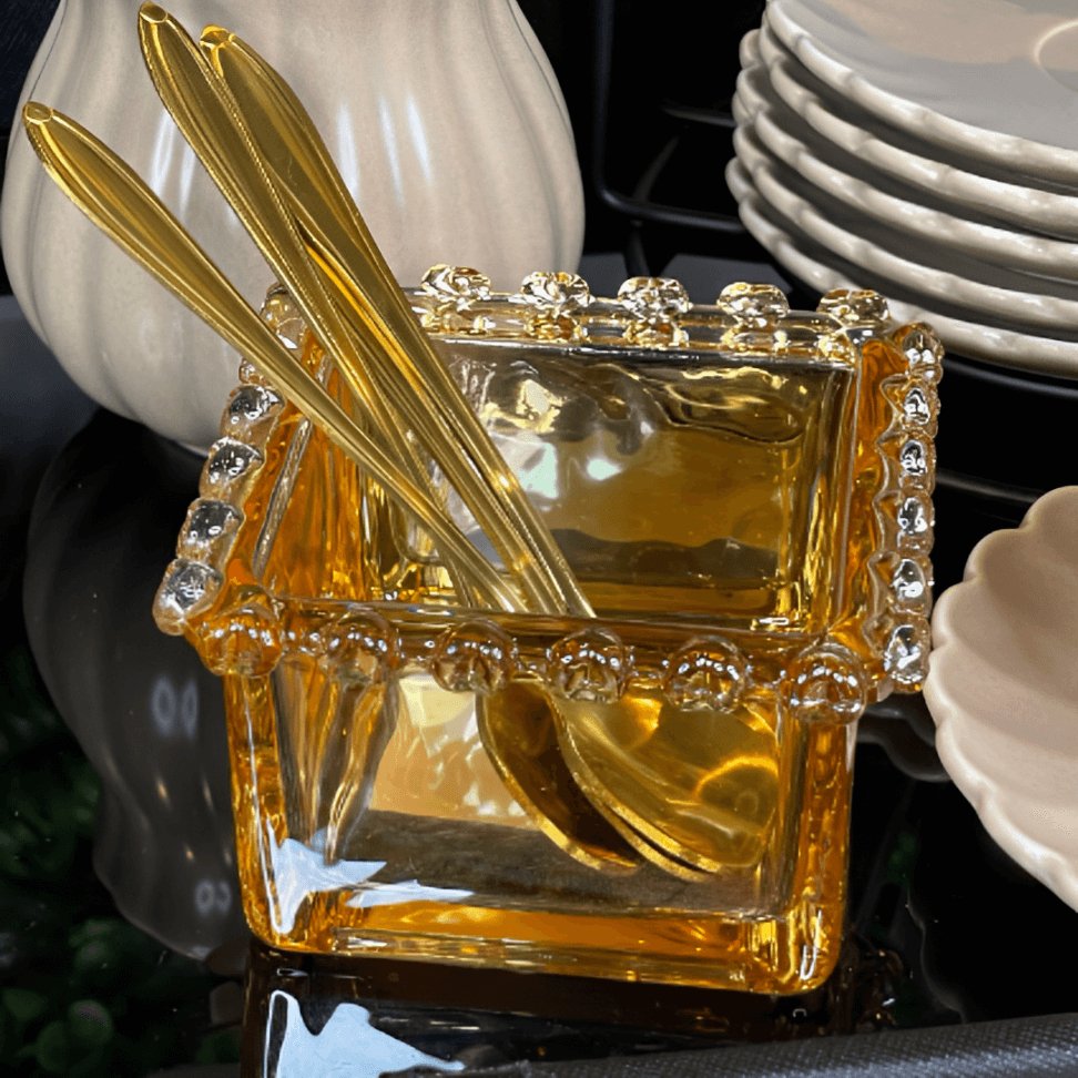 Bowl Quadrado de Cristal de Chumbo com Detalhes em Formato de Coração Âmbar Metalizado 8,5cm