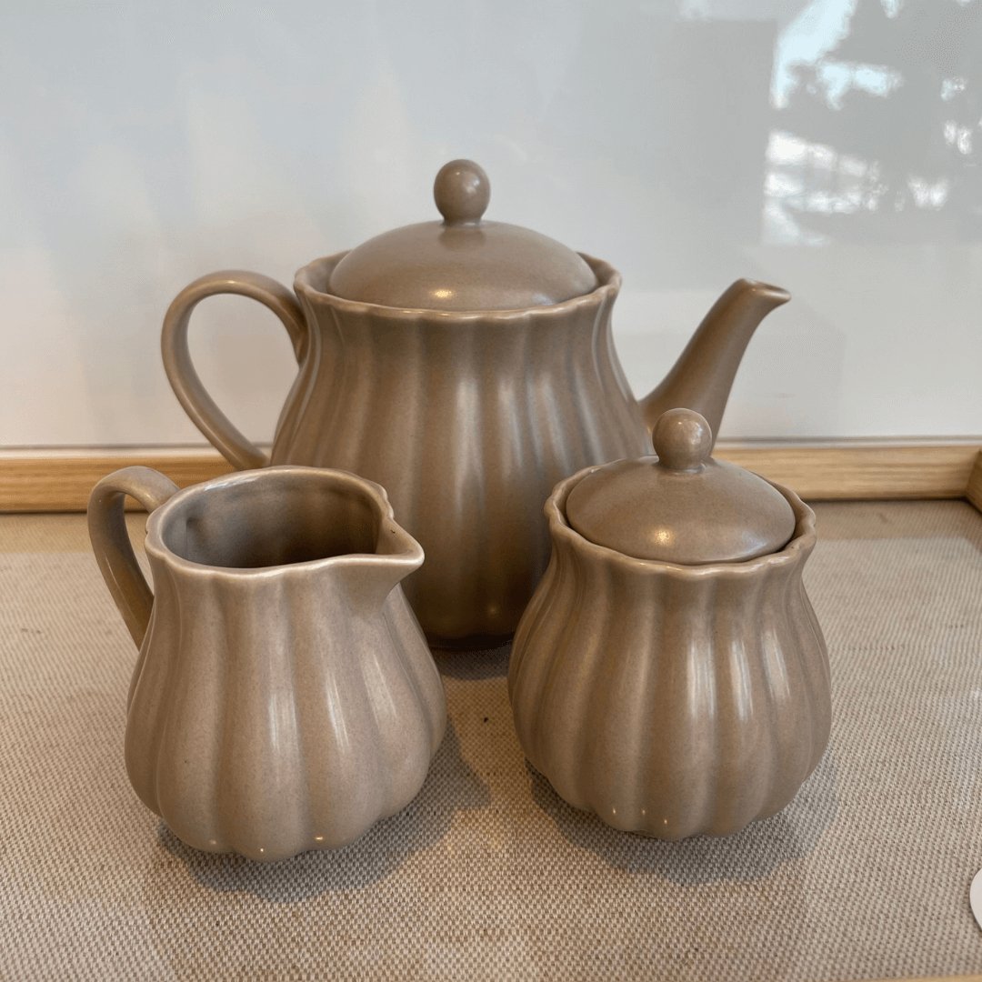 Bule de Porcelana Petala Areia Matt 950ml