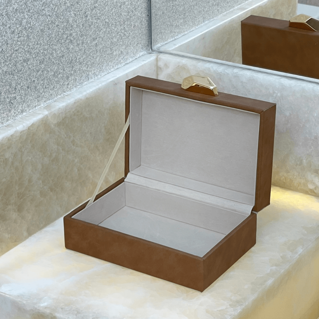 Caixa Decorativa em MDF e PU Marrom 19cm P