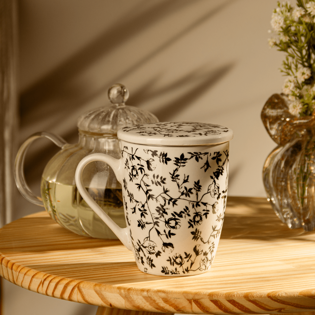 Caneca Porcelana com Tampa e Filtro Super White Tiny Flowers 340ml