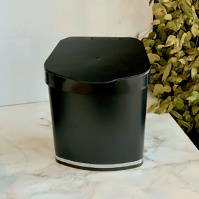 Lixeira 2,5 Litros Preta Com Faixa Cromada