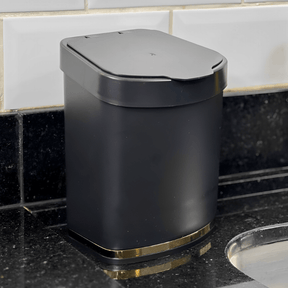 Lixeira 2,5 Litros Preta e Dourado