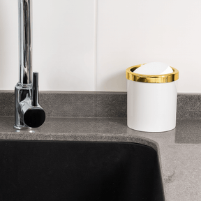 Lixeira Basculante 5 Litros Branco com Dourado