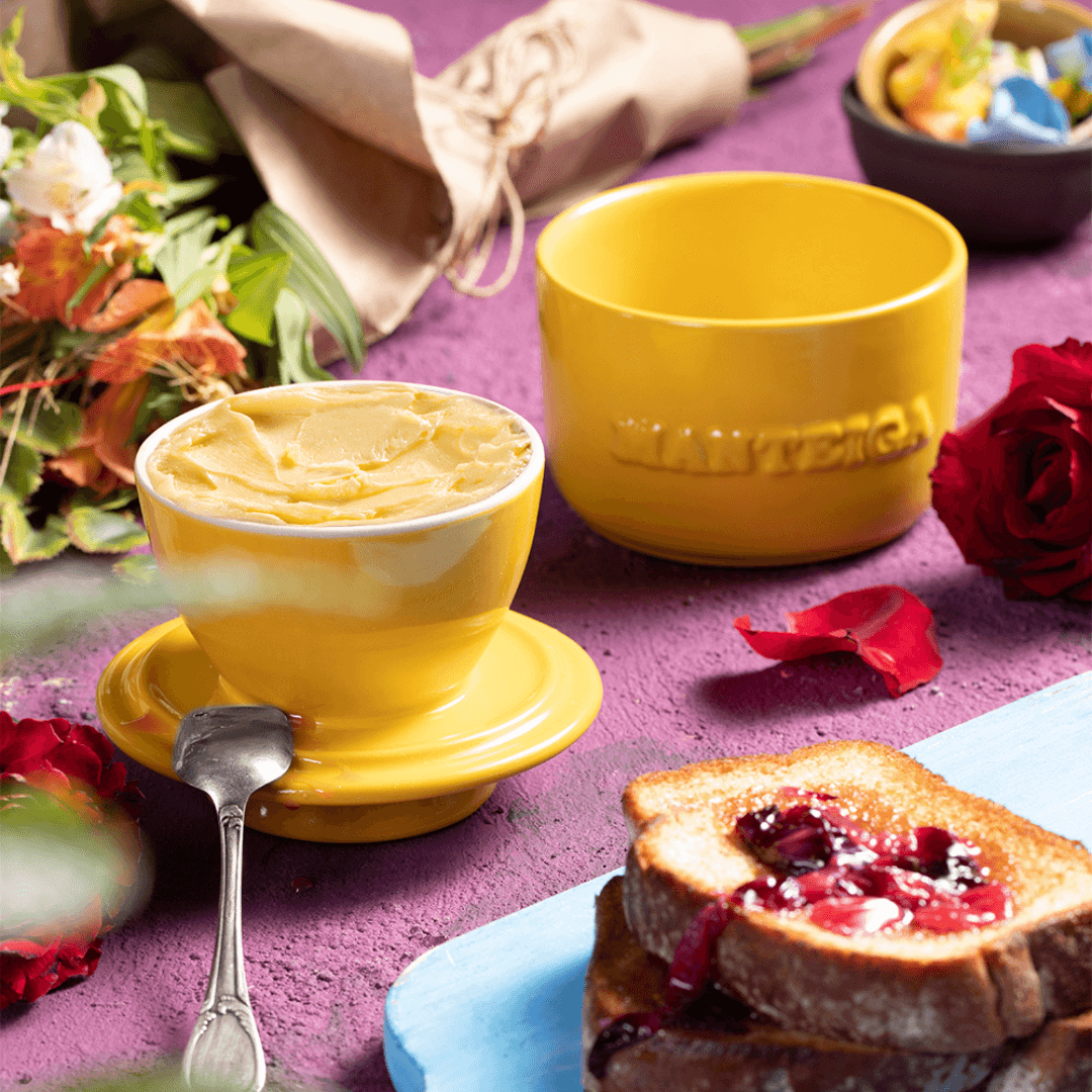 Manteigueira Francesa em Cerâmica Amarela