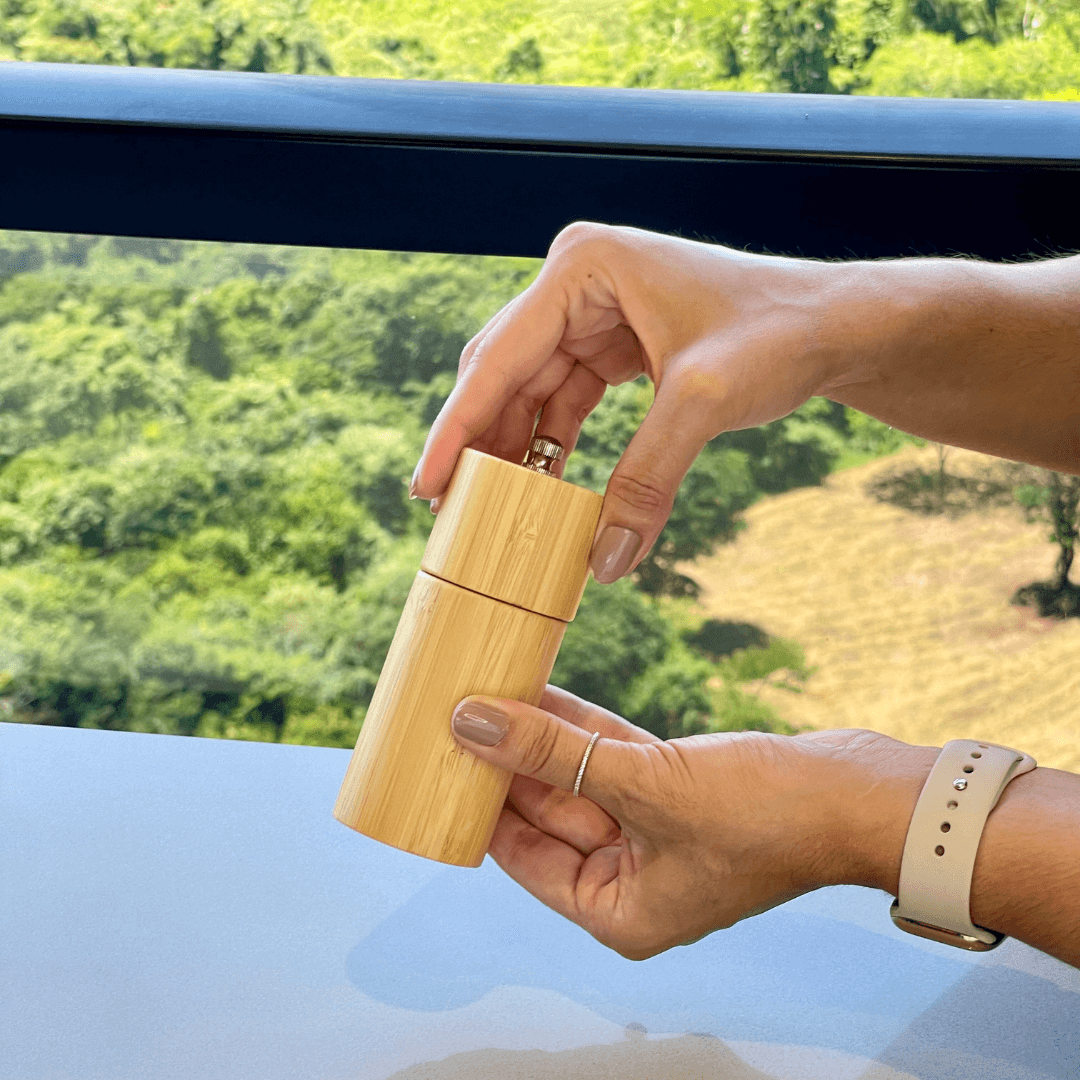 Moedor Manual para Sal e Pimenta Moulin de Bambu 14cm