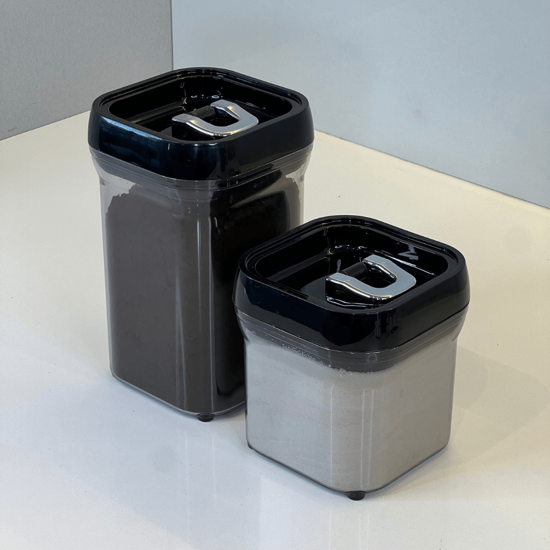 Pote para Mantimentos de Plástico com Tampa Preta 17cm