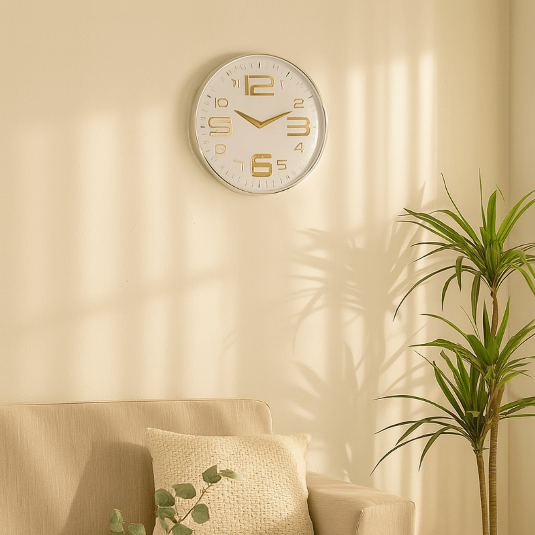 Relógio de Parede Moderno em Plástico Branco e Dourado 25cm