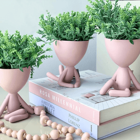 Vaso Cachepot Bob Sentado de Frente em Poliresina Rosa - 18 cm