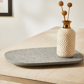 Vaso em Cerâmica com Ranhuras Bege e Dourado 14cm