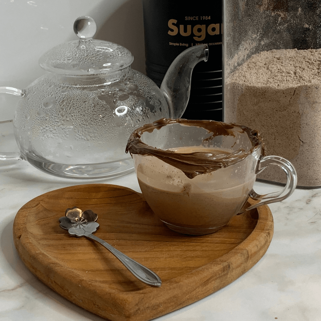 Xícara de Chá com Prato de Coração Madeira Teca - 190 ml