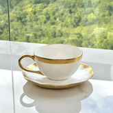 Xícara de Chá com Pires em Porcelana Dubai Branco e Dourado 200ml