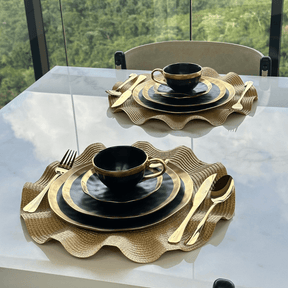 Xícara de Chá com Pires em Porcelana Dubai Preto e Dourado 200ml