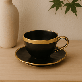 Xícara de Chá com Pires em Porcelana Dubai Preto e Dourado 200ml