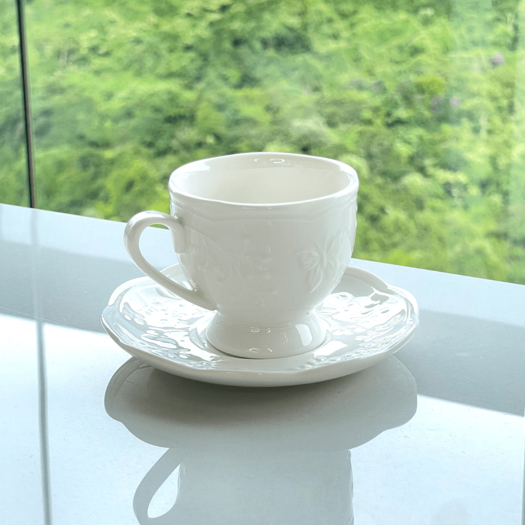 Xícara para Café com Pires de Porcelana New Bone Butterfly Flower